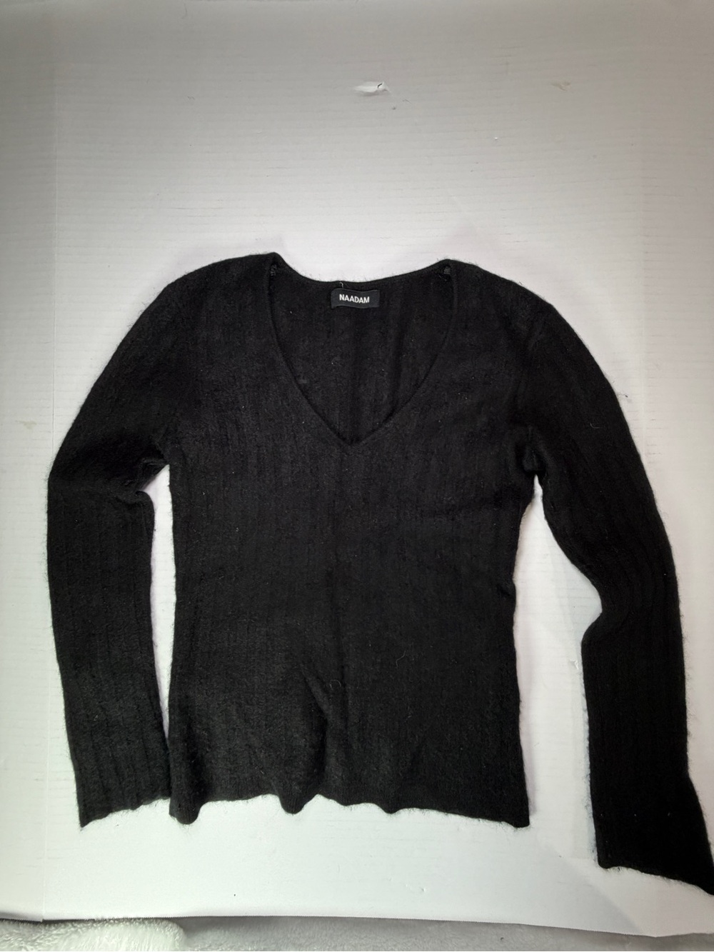Naadam Women's Black V-Neck Cashmere Sweater